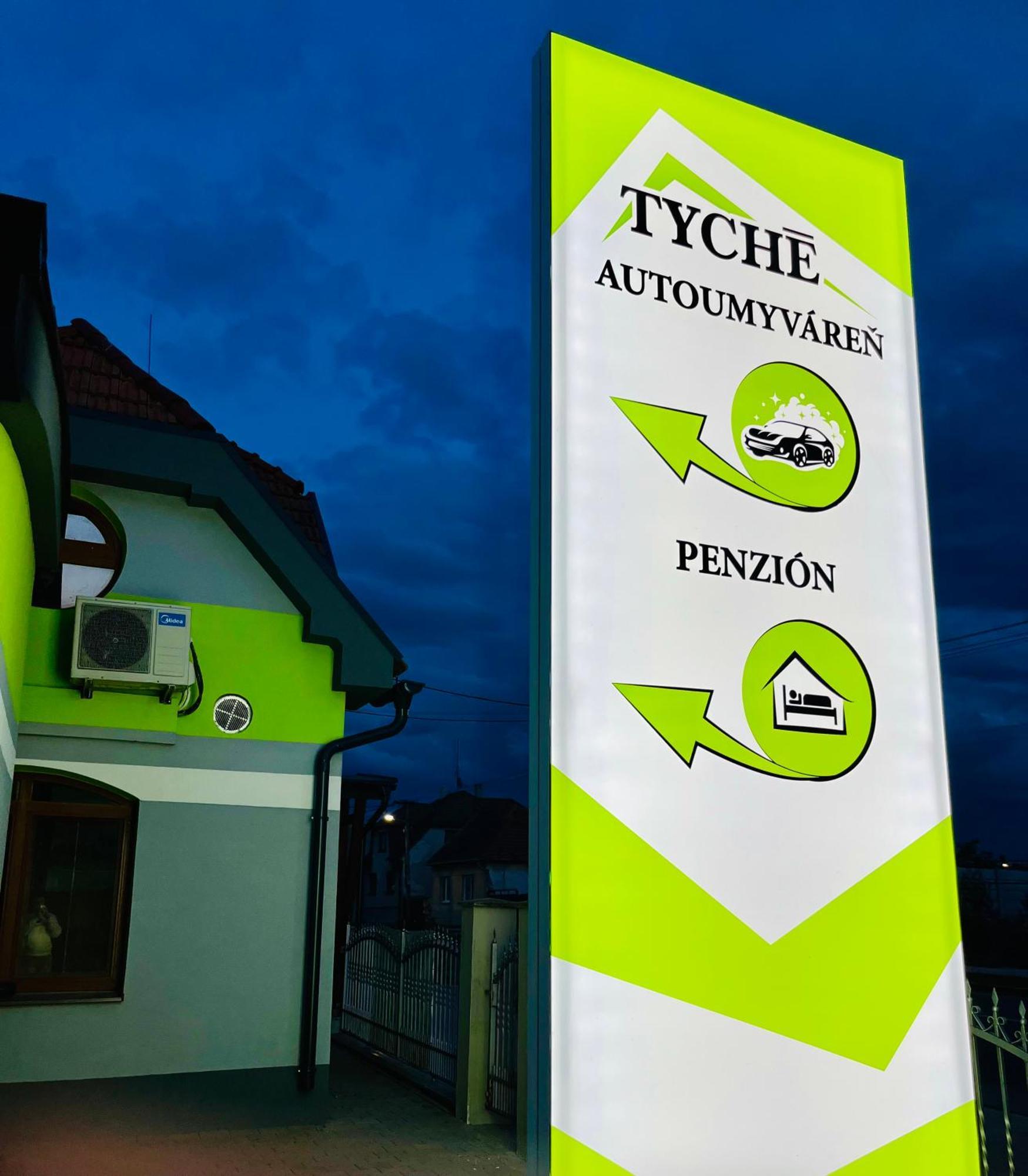 Penzión Tyché Surany Extérieur photo